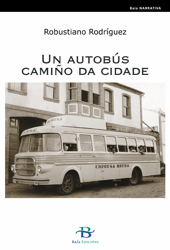 UN AUTOBÚS CAMIÑO DA CIDADE